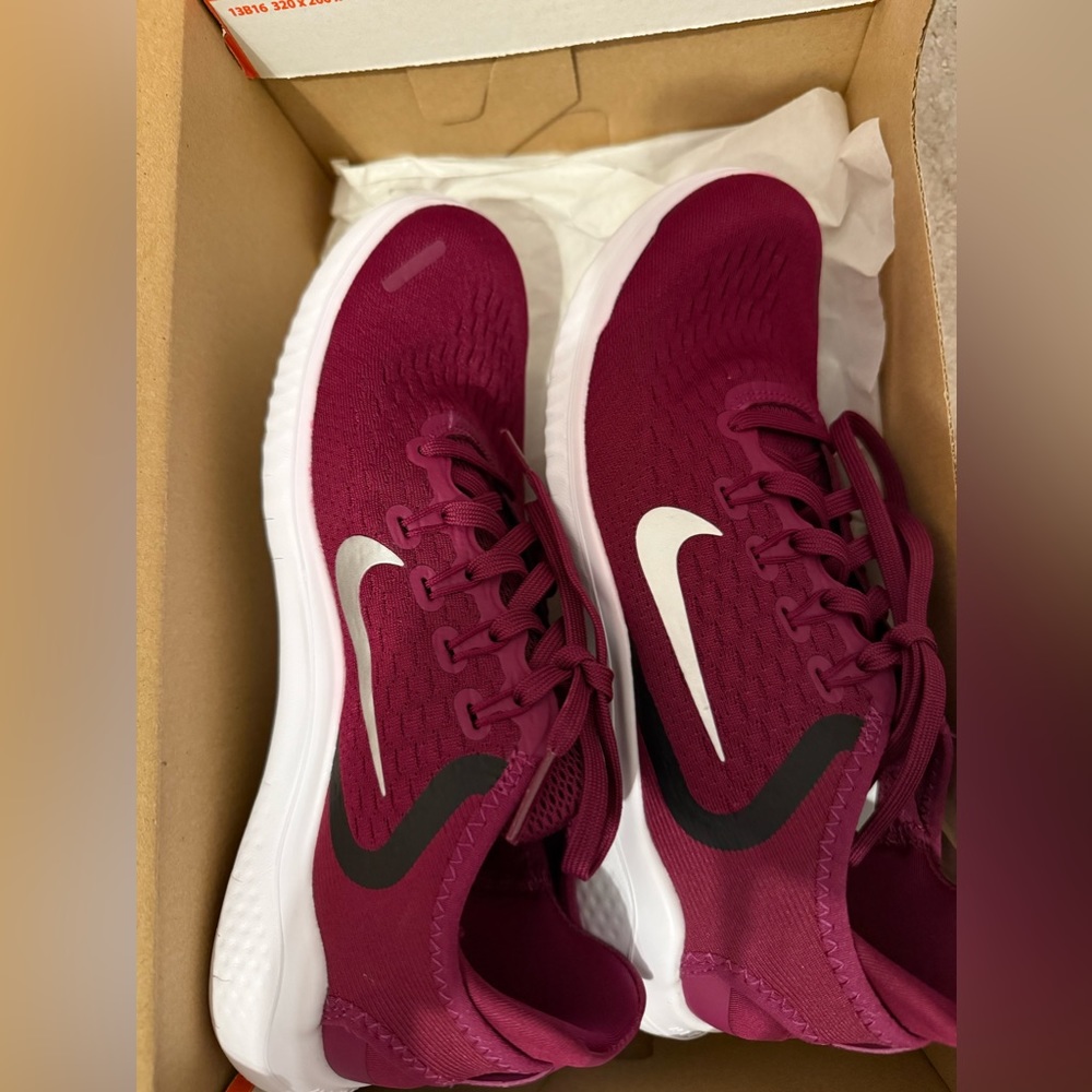 Nike Sneakers 7.5 size New